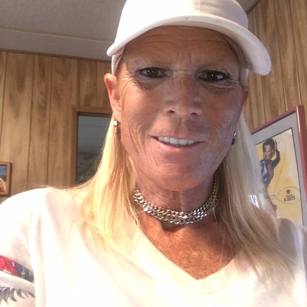 Meet your Posher, Blossom